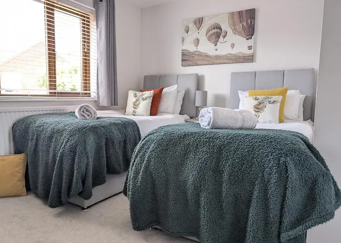 2Br-Dean House-Kitchen-Dog Friendly-Parking-Fast Wifi