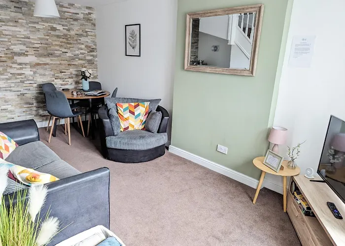 2Br-Dean House-Kitchen-Dog Friendly-Parking-Fast Wifi