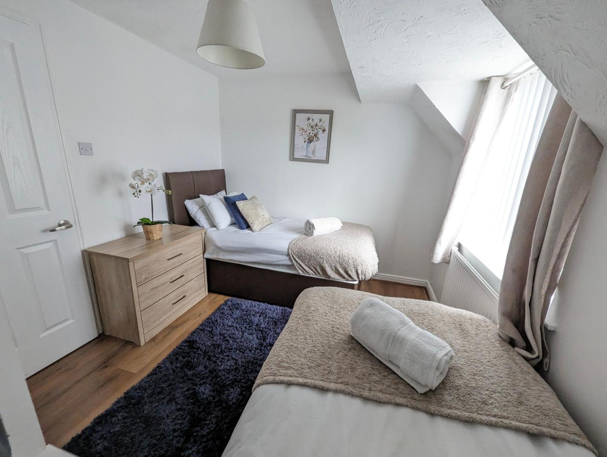2br-dean House-kitchen-dog Friendly-parking-fast Wifi Holiday home *