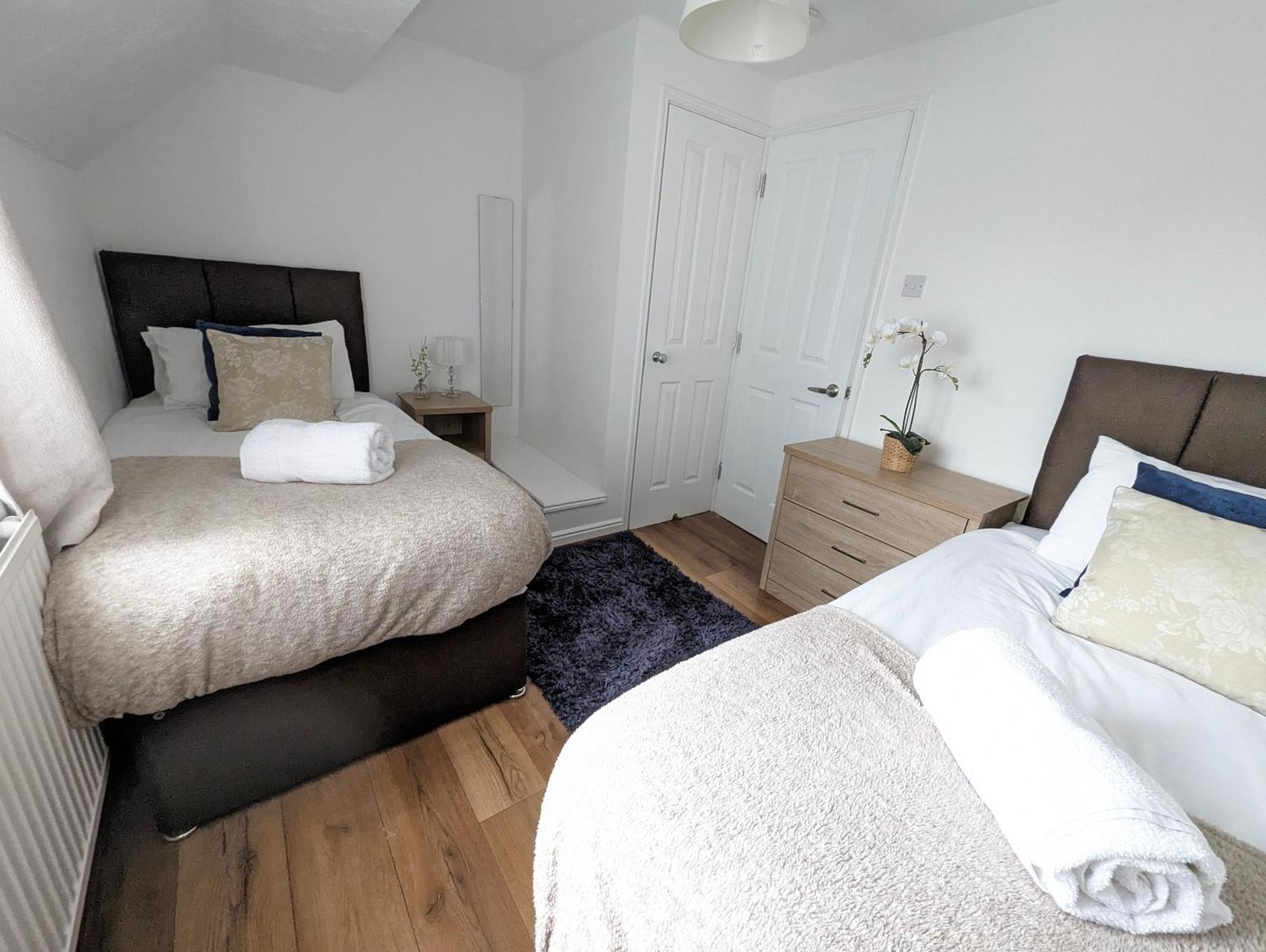 Holiday home 2br-dean House-kitchen-dog Friendly-parking-fast Wifi Doncaster